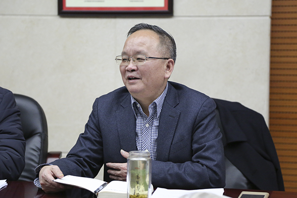 李文才主持召开部分省政府参事座谈会